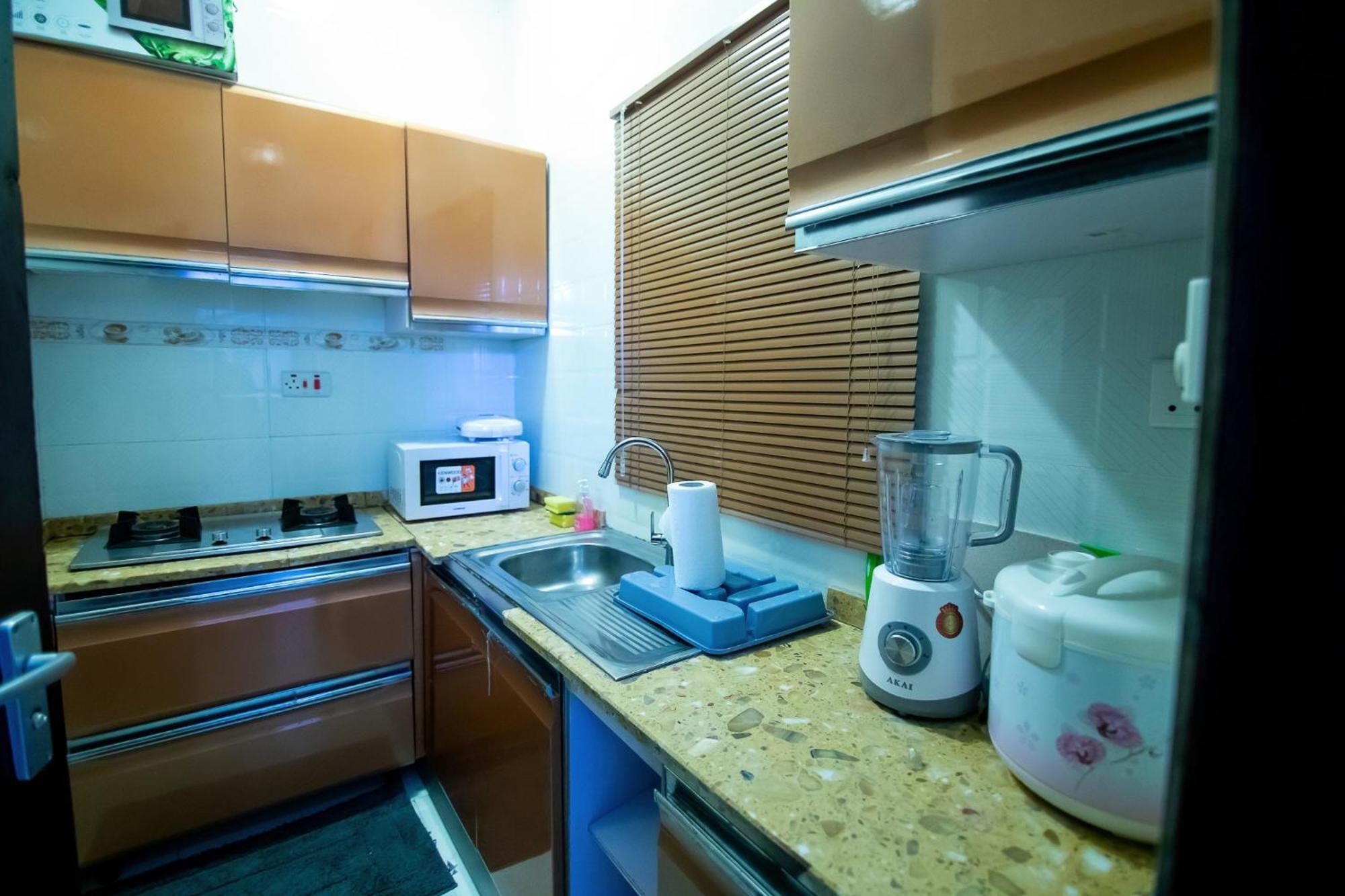 Stylish East Legon Apartment - Ac, Wi-Fi, Netflix Акра Екстериор снимка